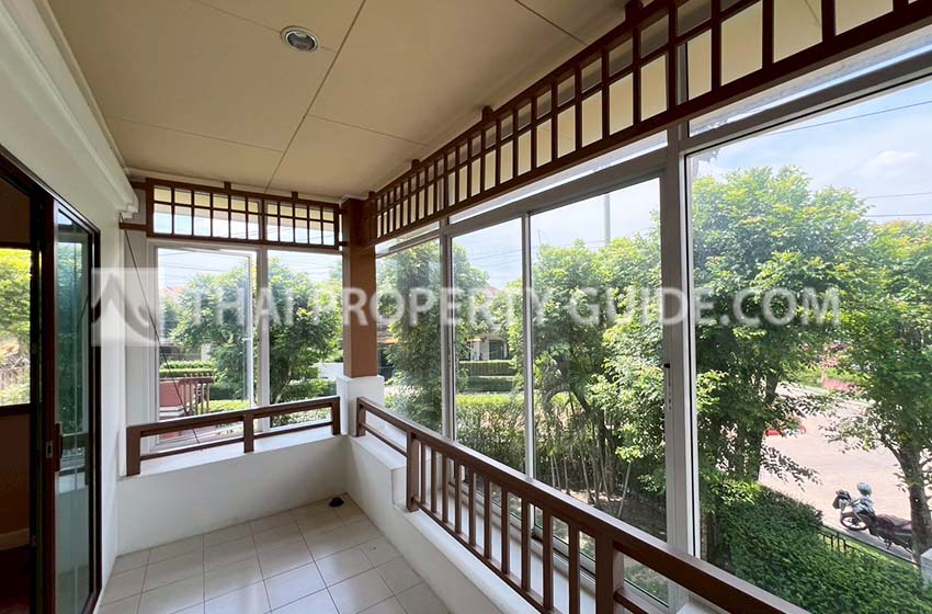 House with Shared Pool in Bangnatrad 